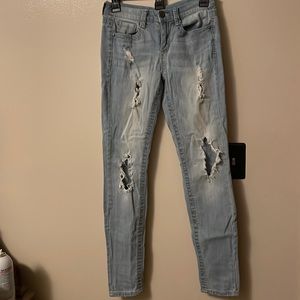 Women’s Junior Distressed Mid-Rise Skinny Jeans Size 5